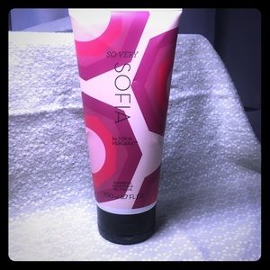 Avon So Very Sofia shower gel